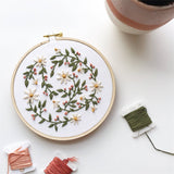 Urbann Nest - Daisy Embroidery Kit - Pisgah Needleworks