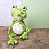 Hardicraft USA - DIY Crochet Kit - Vinny Frog - Pisgah Needleworks