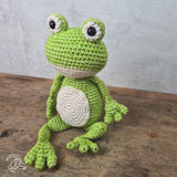 Hardicraft USA - DIY Crochet Kit - Vinny Frog - Pisgah Needleworks