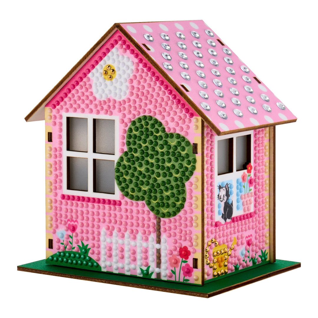 Diamond Art Club - Minnie Mouse - Gem House: Round with 17 Colors including 1 Electro Diamond and 4 Fairy Dust Diamonds / 2,075 / 5.5" x 4.1" x 3.1" (14 x 10.5 x 8cm) - Pisgah Needleworks