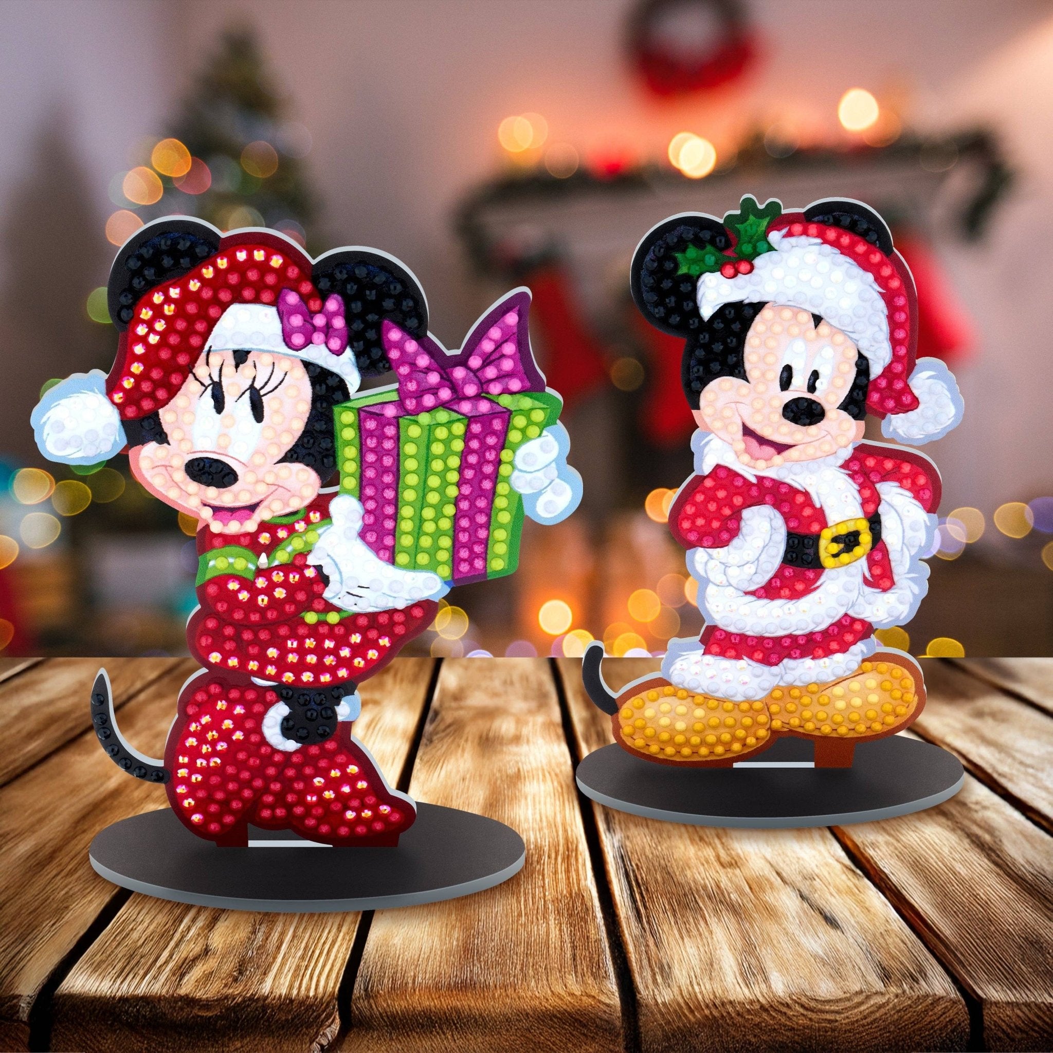 Diamond Art Club - Sparkle Pals™ - Minnie’s Holiday Surprise: Round with 10 Colors including 2 ABs and 4 Fairy Dust Diamonds / 545 / 5.5" x 4.3" (14cm x 11cm) - Pisgah Needleworks