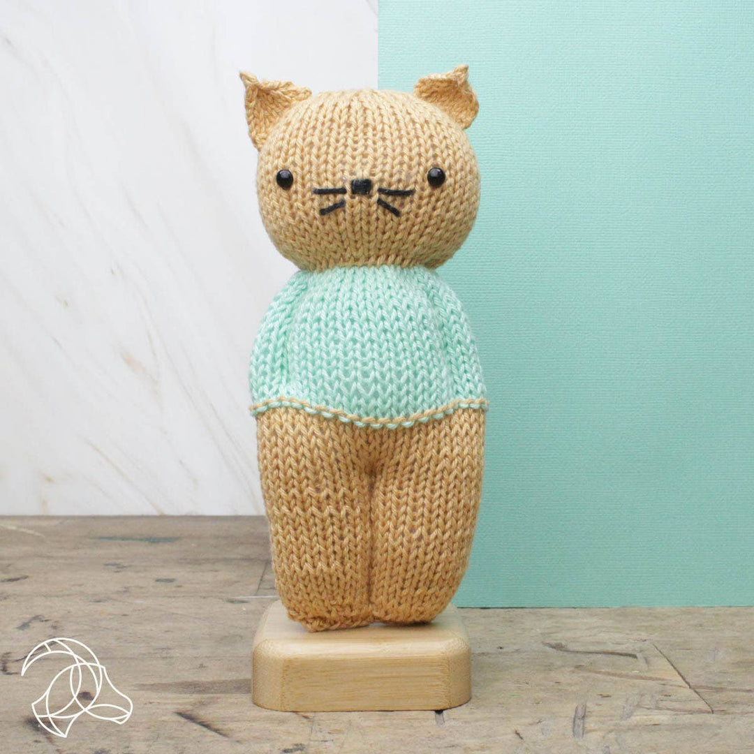 Hardicraft USA - DIY Knitting Kit - Nora Cat - Pisgah Needleworks