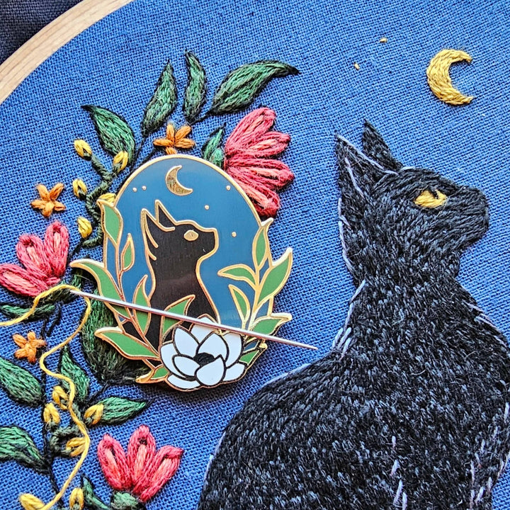 Jessica Long Embroidery – Black Cat Enamel Needle Minder - Pisgah Needleworks