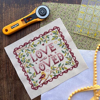 Love Poppet - Love and be Loved - Kit: 14ct Aida (cream/ivory) - Pisgah Needleworks