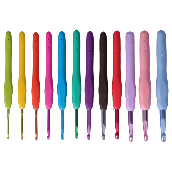 Magnifique Hearts Ergonomic Crochet Hook Set – 12 Soft Grip Hooks - Pisgah Needleworks