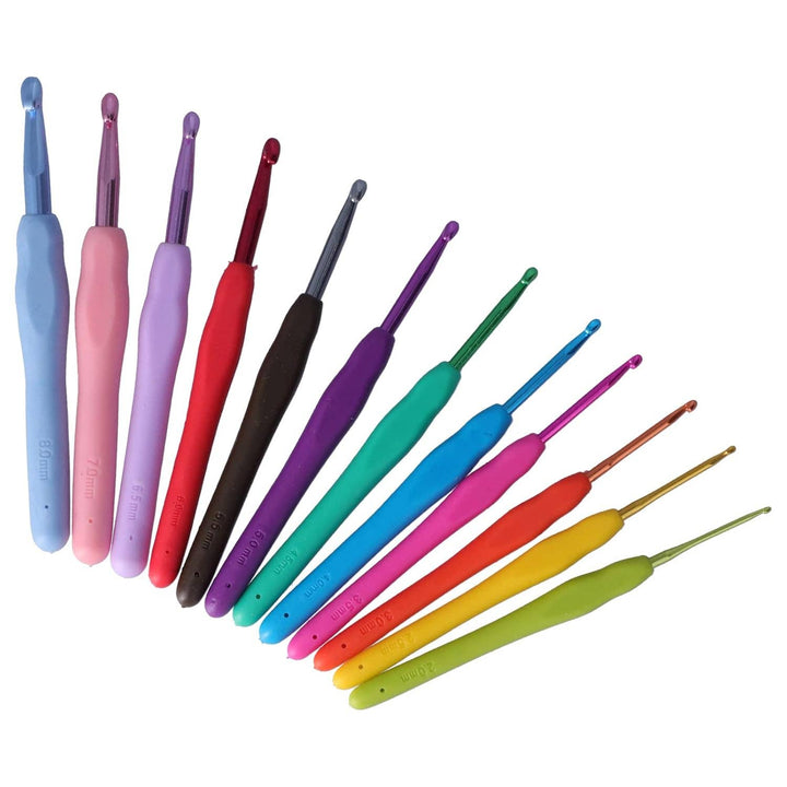 Magnifique Hearts Ergonomic Crochet Hook Set – 12 Soft Grip Hooks - Pisgah Needleworks
