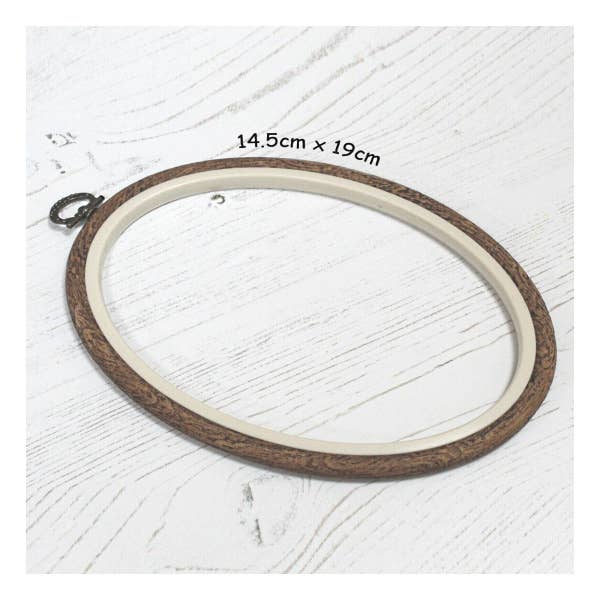 Nurge - 14.5 x 19cm (51/2 x 71/2") Nurge Flexi Hoops Oval: Sand - Pisgah Needleworks