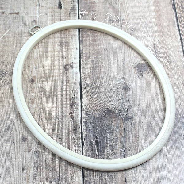 Nurge - Nurge Flexi Hoops Oval 22 x 27cm (8.7" x 10.6"): Sand - Pisgah Needleworks