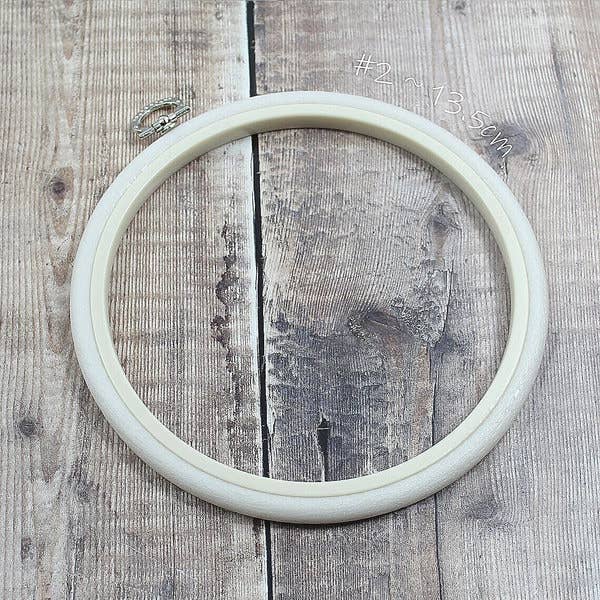 Nurge - Nurge Flexi Hoops Round 13.5cm (5.3"): Sand - Pisgah Needleworks
