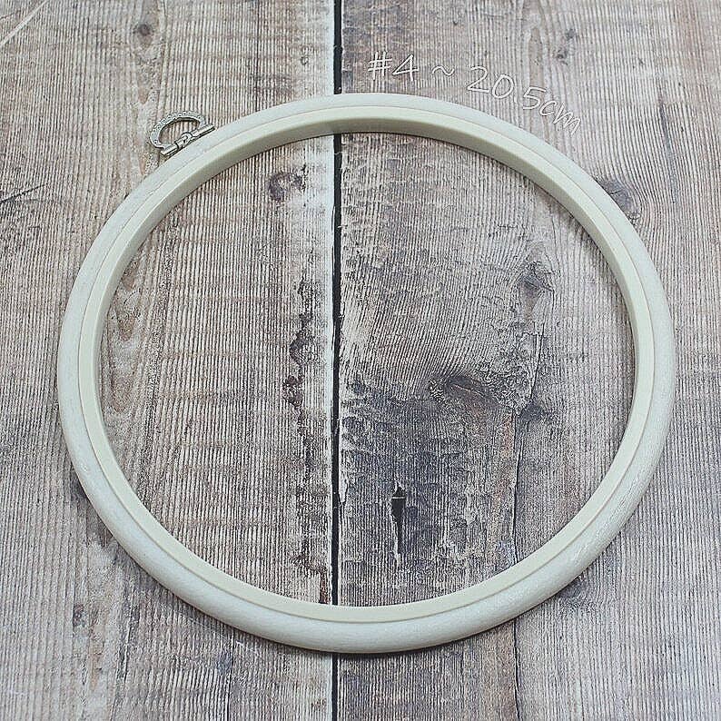 Nurge - Nurge Flexi Hoops Round 20.5cm (8"): Sand - Pisgah Needleworks