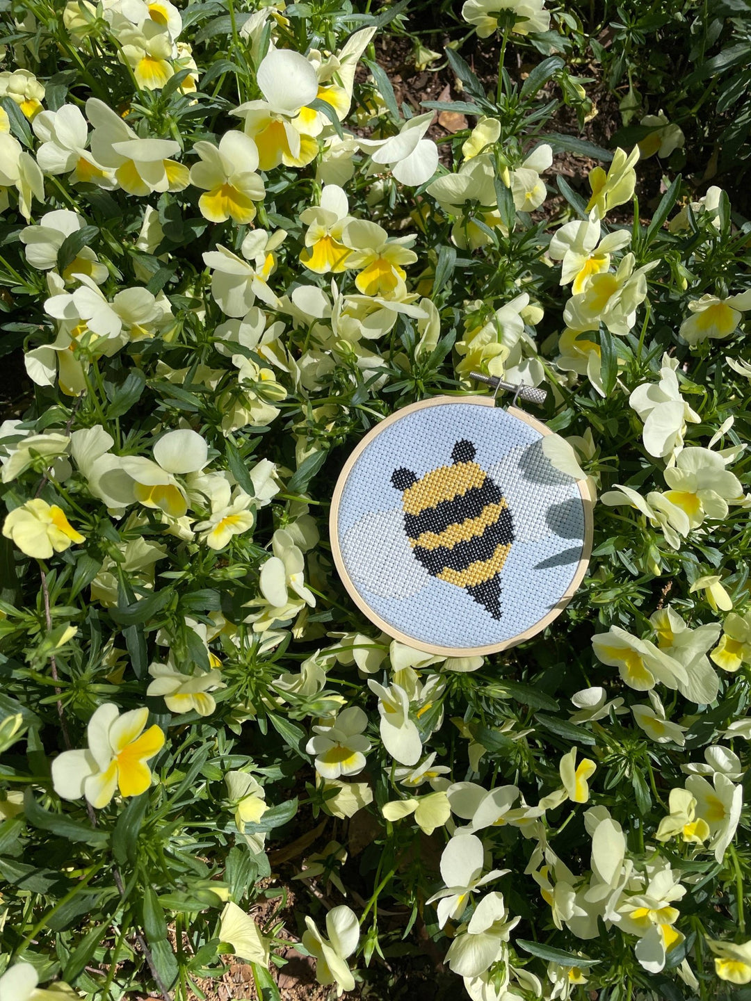 Spot Colors – Busy Bee by Mary Engelbreit Cross Stitch Kit (Beginner, 4”) - Pisgah Needleworks